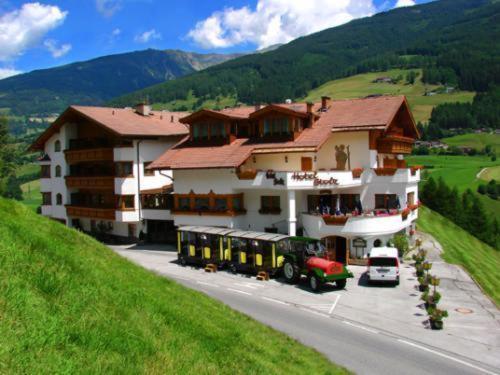 Hotel Stolz Matrei am Brenner Kültér fotó