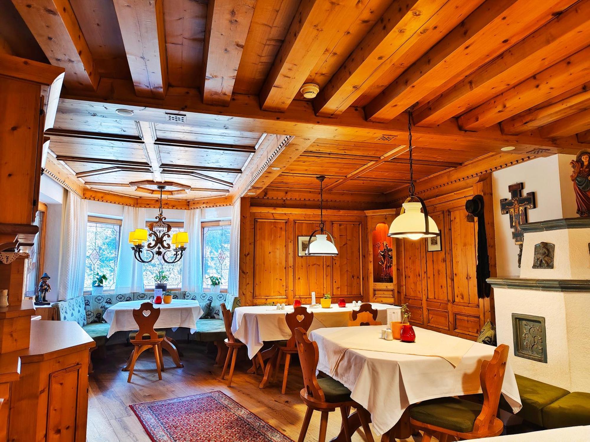 Hotel Stolz Matrei am Brenner Kültér fotó
