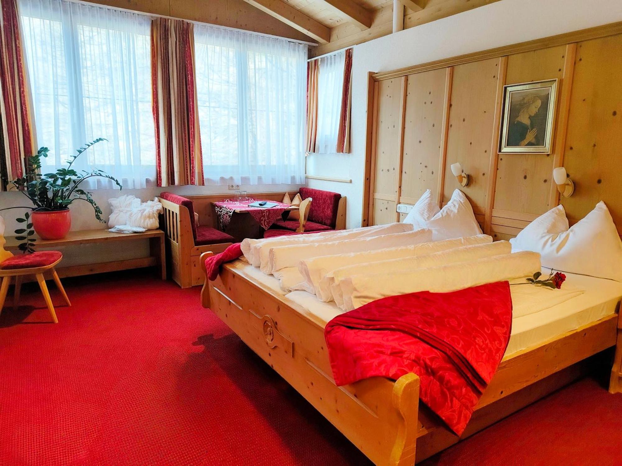 Hotel Stolz Matrei am Brenner Kültér fotó