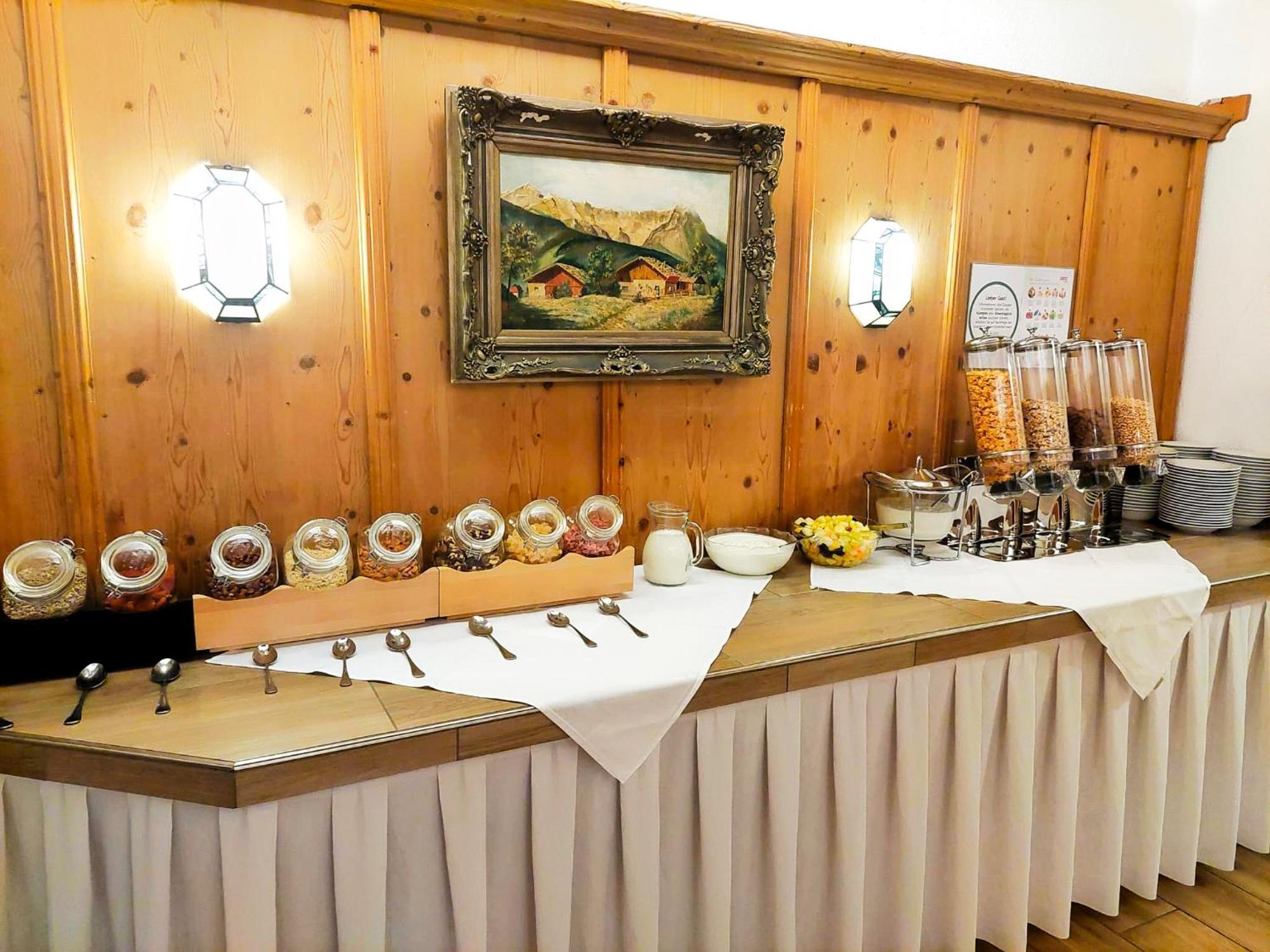 Hotel Stolz Matrei am Brenner Kültér fotó